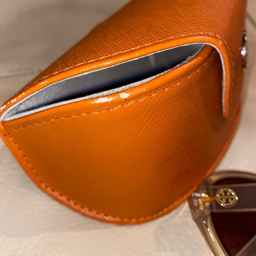 Tory Burch TY9056U Sunglasses with leather case. - Picture 4 of 11
